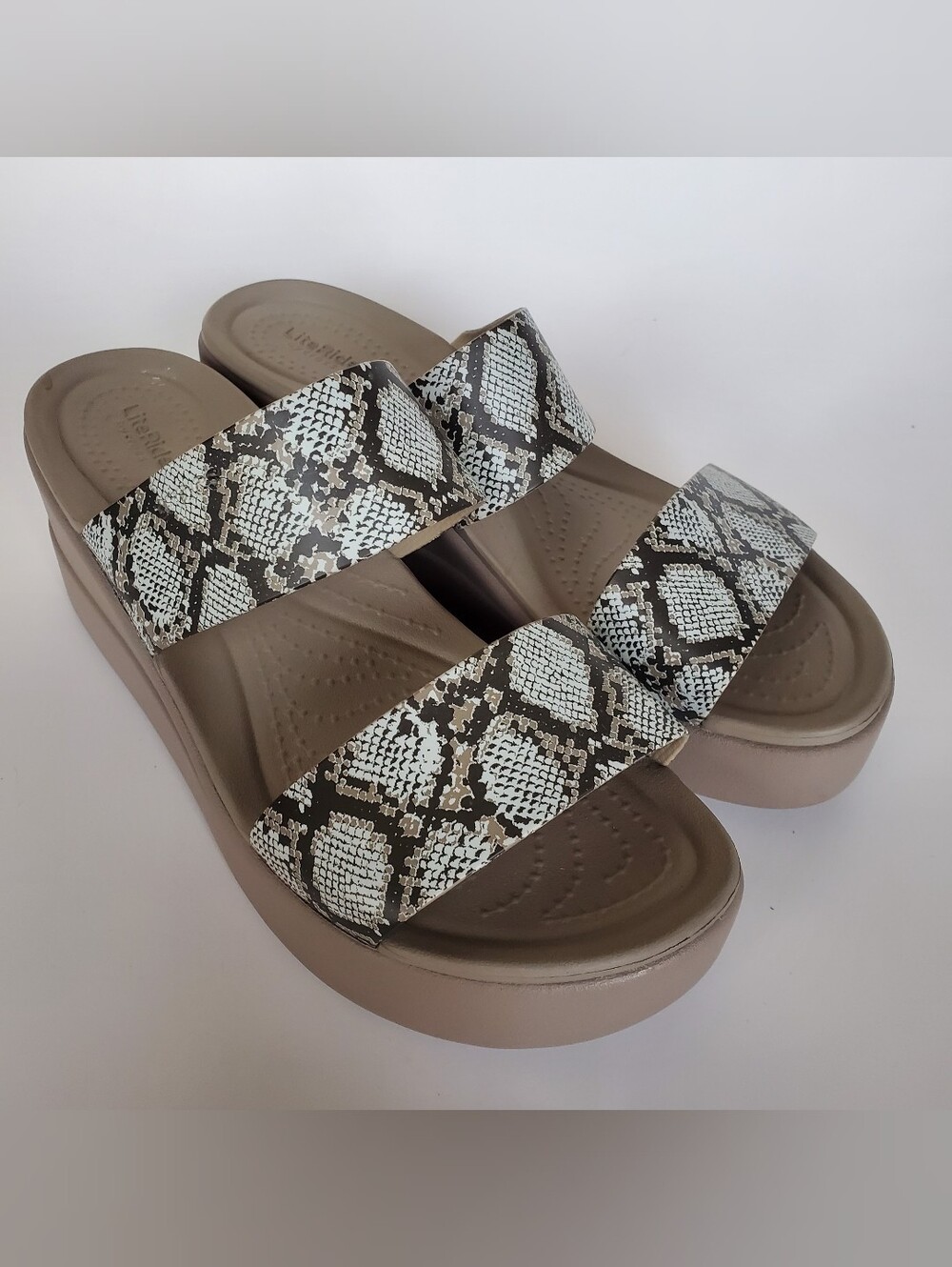 Crocs Literide Brooklyn Wedge Snakeskin Sandals Slip On Shoes Womans Size 9 Heel
